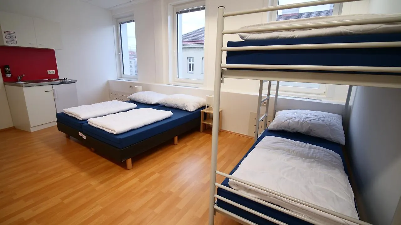 Easyroom Vienna - Low Budget Hostel 0*,